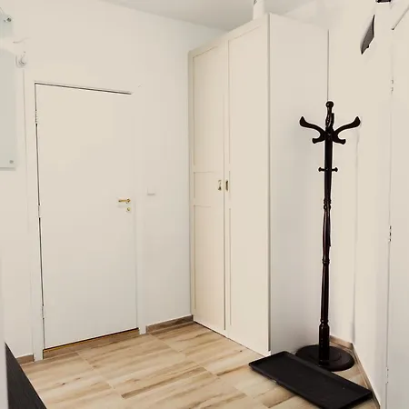 Apartament Large Stylish 2-bedroom Near Road, 5 Min To Gondola & Bar Street Bansko