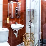 Large Stylish 2-bedroom Near Road, 5 Min To Gondola & Bar Street Διαμέρισμα