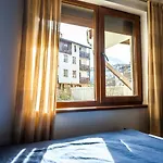 Large Stylish 2-bedroom Near Road, 5 Min To Gondola & Bar Street Διαμέρισμα