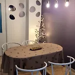 Διαμέρισμα Large Stylish 2-bedroom Near Road, 5 Min To Gondola & Bar Street
