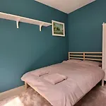 Διαμέρισμα Large Stylish 2-bedroom Near Road, 5 Min To Gondola & Bar Street *