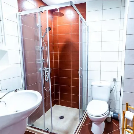 Large Stylish 2-bedroom Near Road, 5 Min To Gondola & Bar Street Apartman