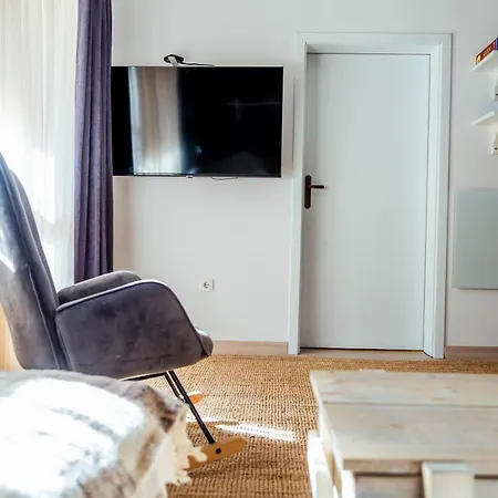Large Stylish 2-bedroom Near Road, 5 Min To Gondola & Bar Street * Μπάνσκο