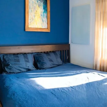 Large Stylish 2-bedroom Apt, 2min Walk To Path, 7-8min Walk To Gondola * Bansko