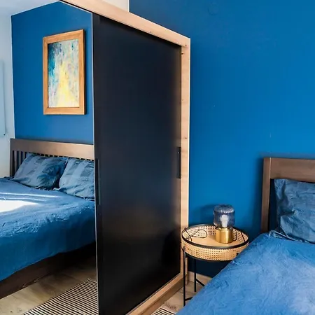 Διαμέρισμα Large Stylish 2-bedroom Near Road, 5 Min To Gondola & Bar Street *
