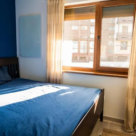 Large Stylish 2-bedroom Near Road, 5 Min To Gondola & Bar Street * Banszko