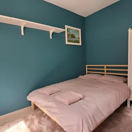Apartman Large Stylish 2-bedroom Near Road, 5 Min To Gondola & Bar Street *